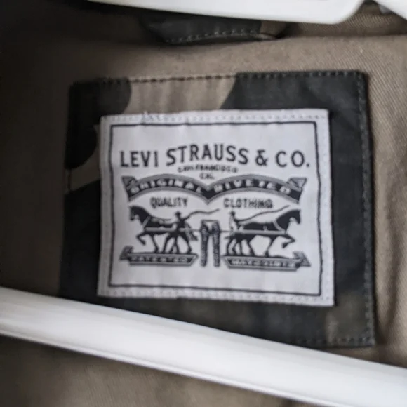 Levis jacket - Picture 2 of 3